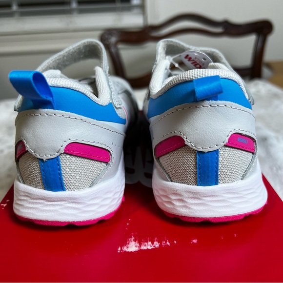 NIB New Balance Fresh Foam 650 Bungee Lace Shoes w/ Top Strap Kids sz12 Fog/Pink - Picture 7 of 13